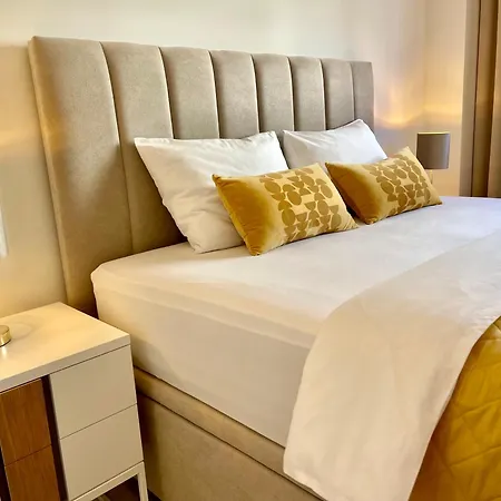 Solmalaga Seaview Pool & Parking Apartment Fuengirola