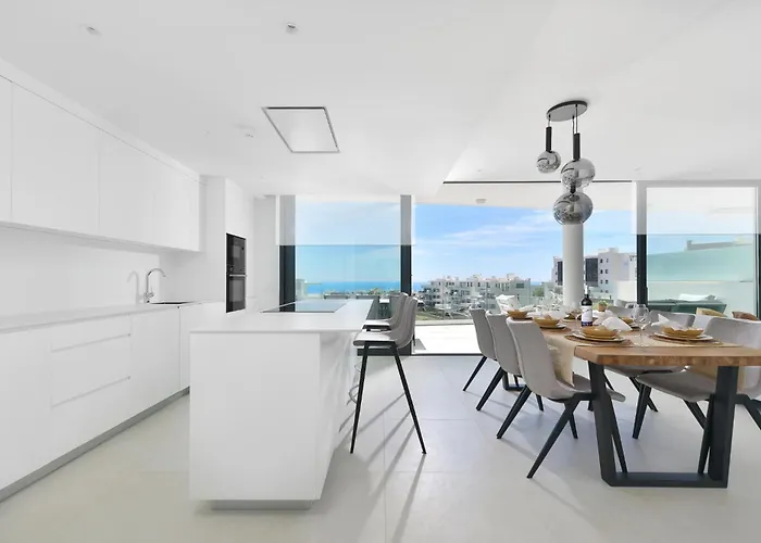 Solmalaga Seaview Pool & Parking *